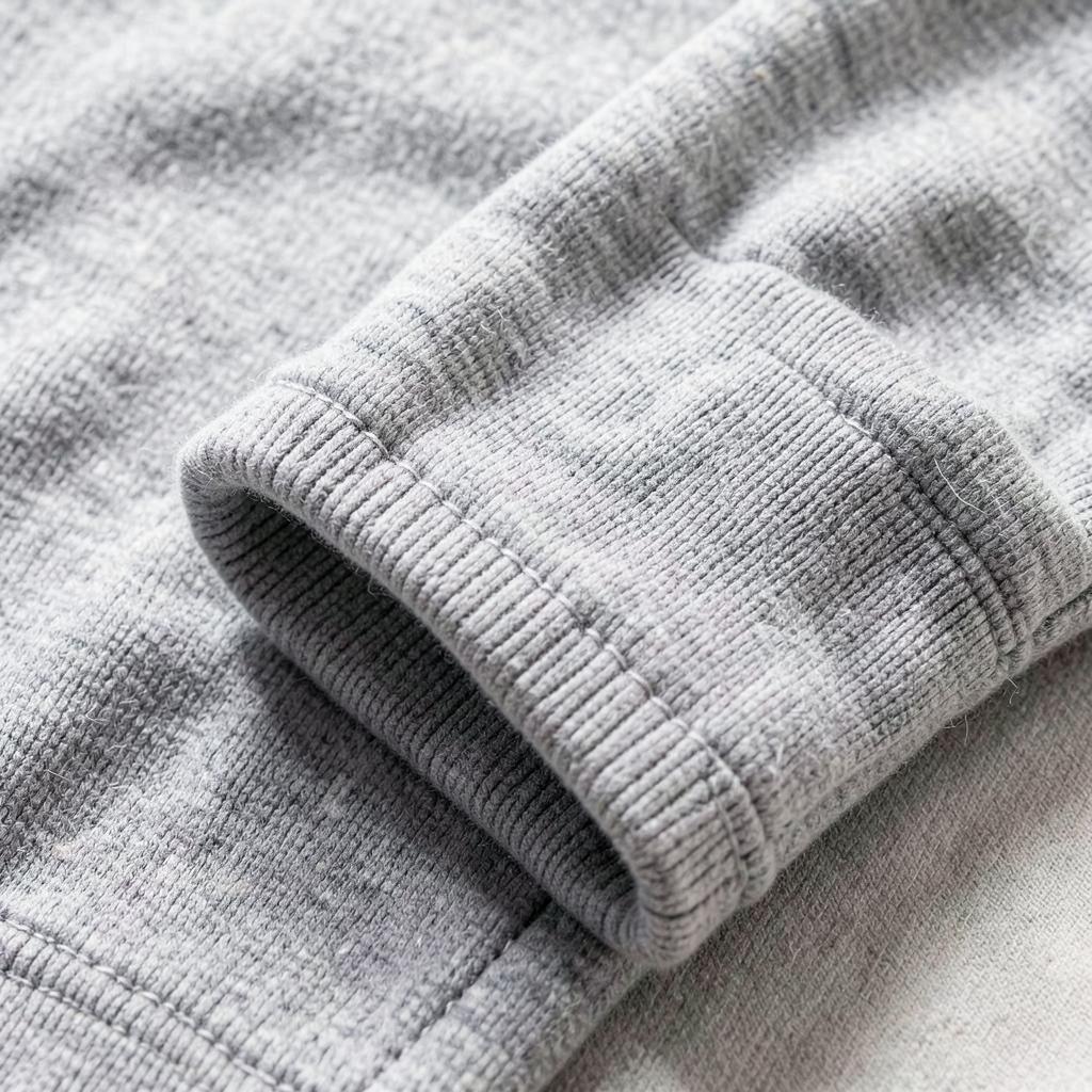 City Lines Sweatshirt — detail látky a potisku | CITY IN PRAGUE